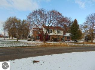 547 Fairlane Dr, Alma, MI 48801