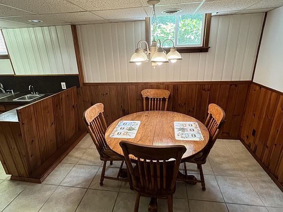 5th image of 1035 Oakmont Cir #1