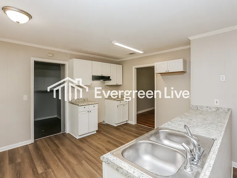 5538 Pine Lane Dr — Photo 10