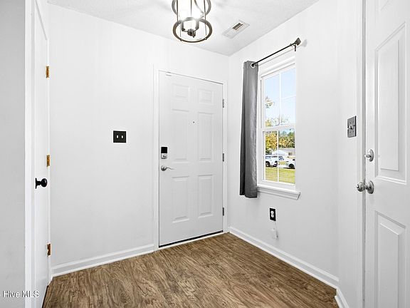 5th image of 115 Linden Road