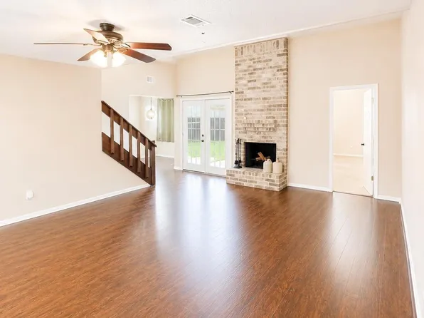2239 Highland Hills Dr, Sugar Land, TX 77478