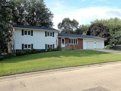 1206 14th St, De Witt, IA, 52742