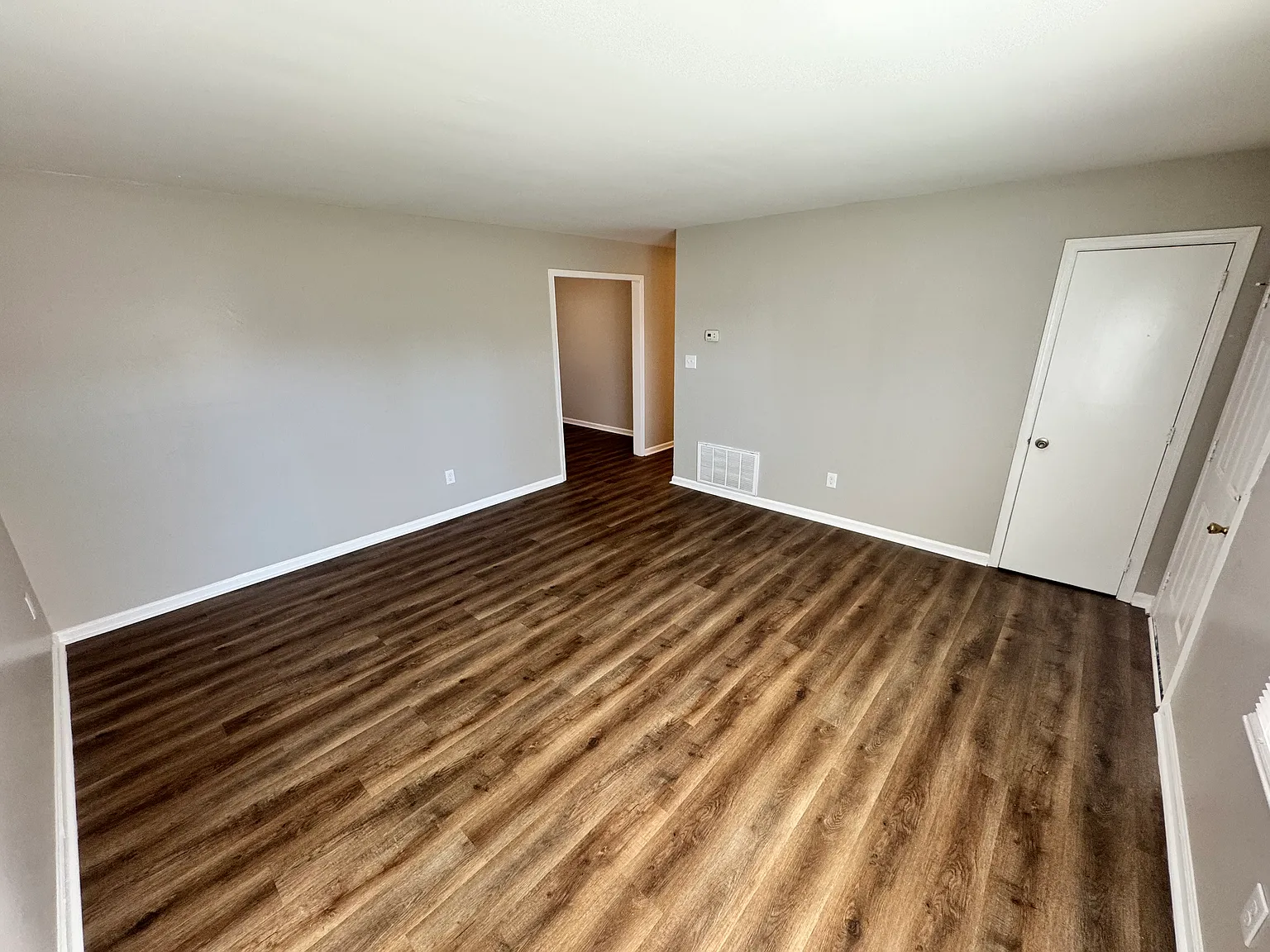 3 bed, 1.5 bath, 1144 sqft, $1,695 — Photo 3