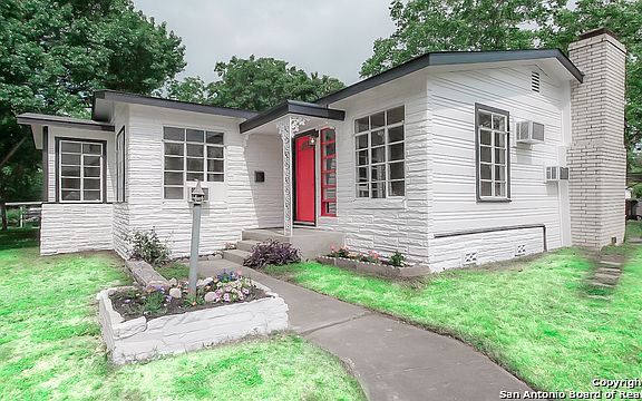 2nd image of 131 Golden Crown Dr