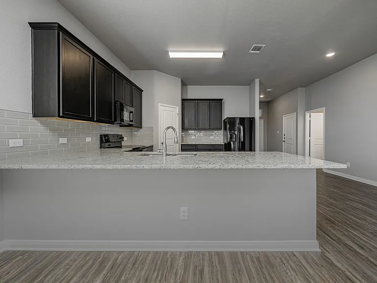 521 Fallbrook Dr — Photo 9