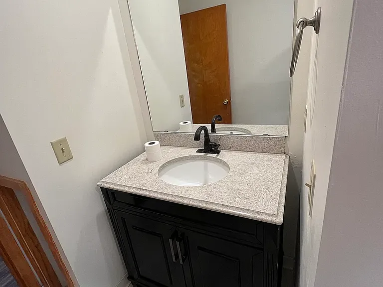 209 2nd St NW #1-2 — Photo 10
