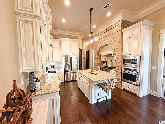 5th image of 1821 Toulouse Dr