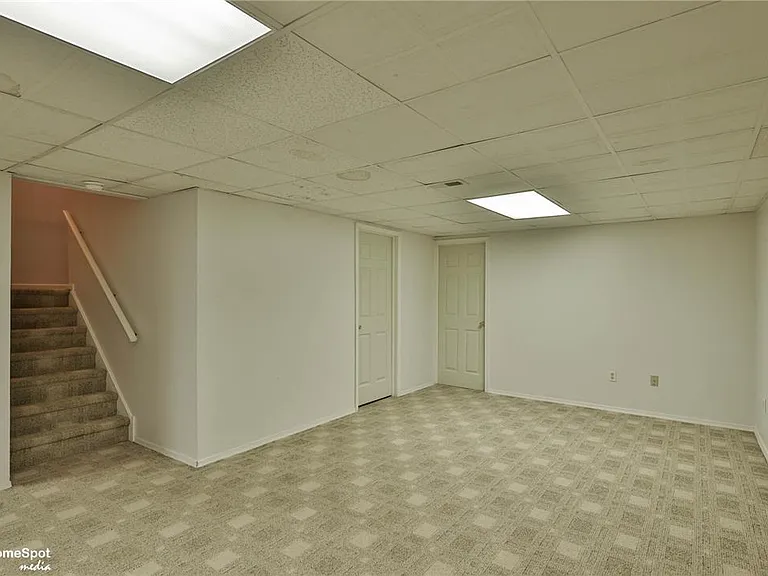 8149 Cross Creek Cir — Photo 38