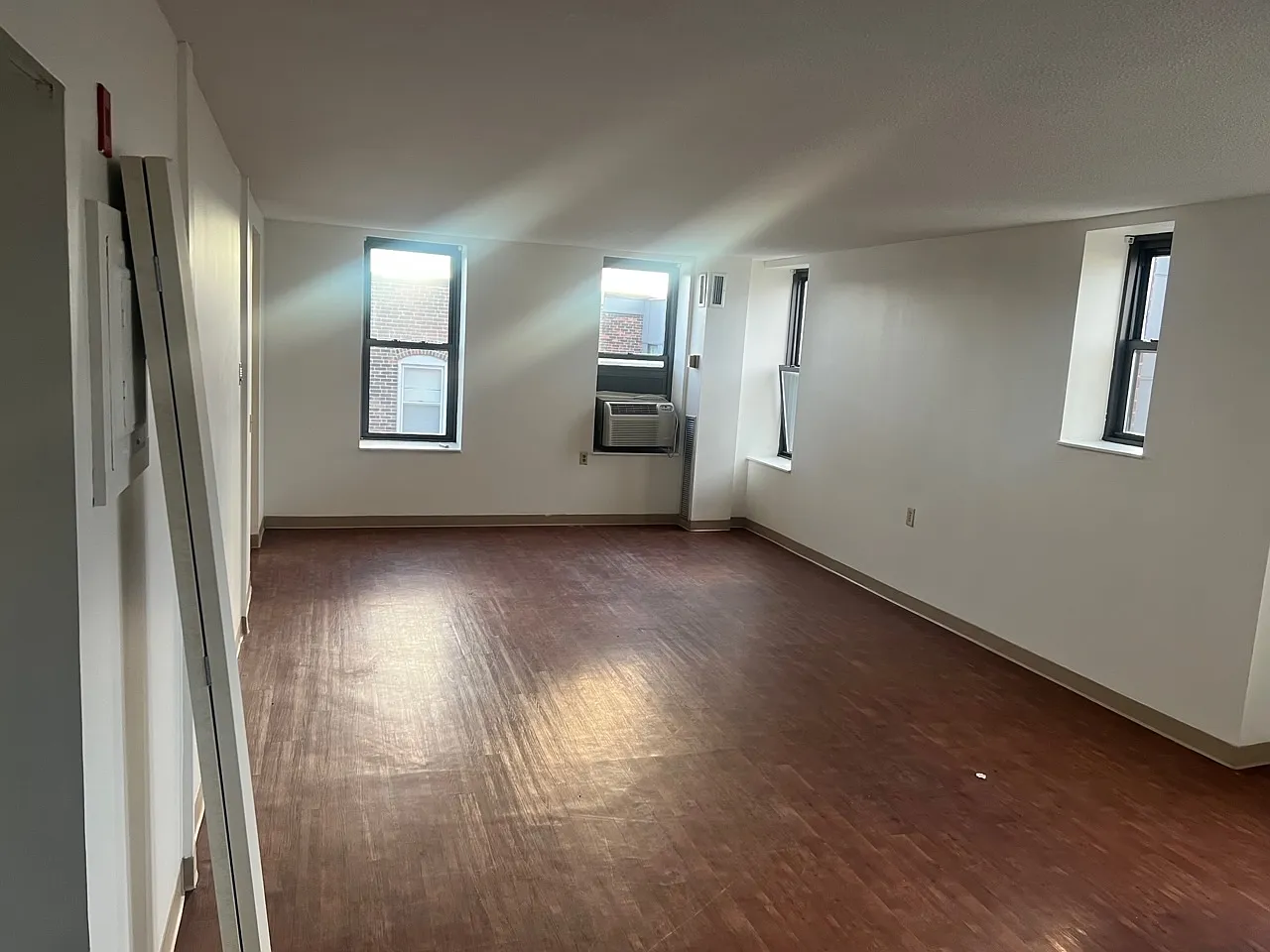2 bed, 800 sqft, $3,600 — Photo 4