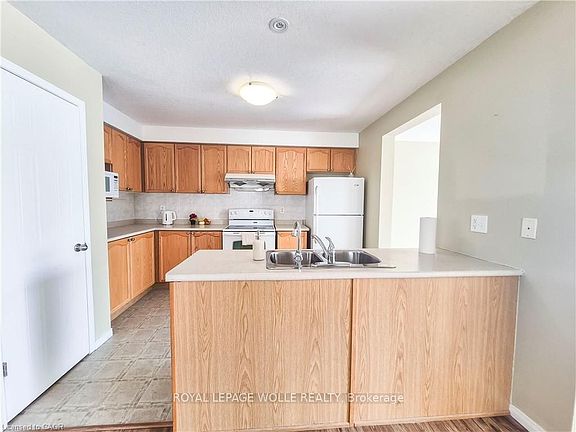 2nd image of 775 Karlsfeld Rd