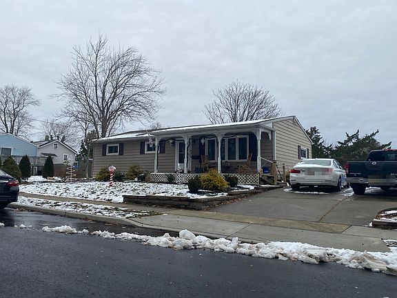 2nd image of 315 S Albertson Ave