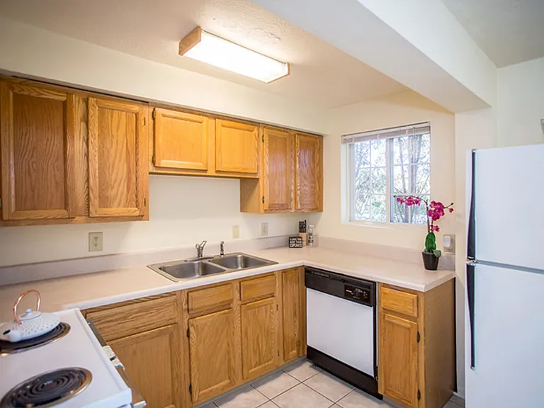 Eagle Landing Apartment Homes — Photo 26