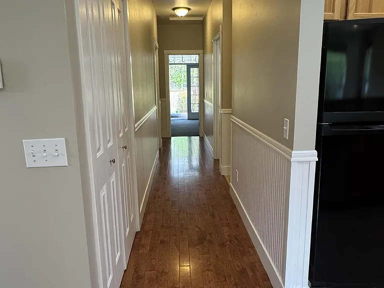 285 Browne St — Photo 22
