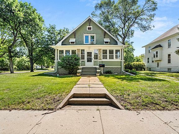 3rd image of 25 Willow St