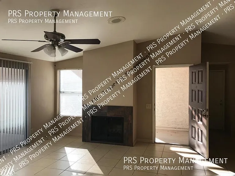 1762 W Colt Rd — Photo 3
