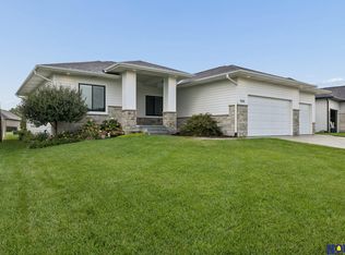 9101 Rock River Rd, Lincoln, NE 68520