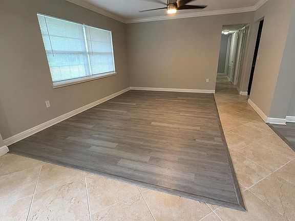 3rd image of 2406 Decottes Ave