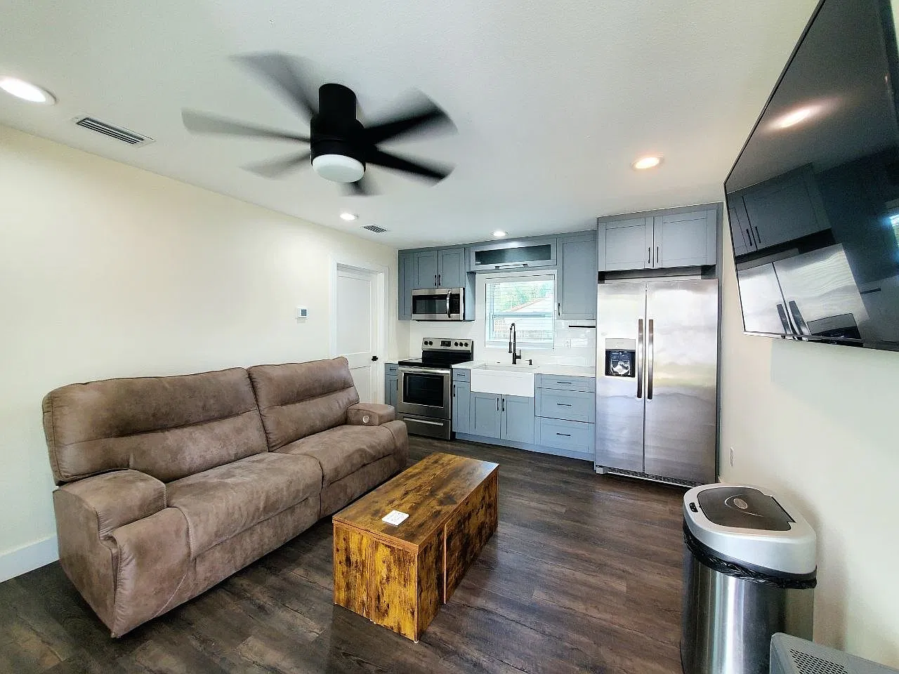 1 bed, 600 sqft, $1,600 — Photo 3