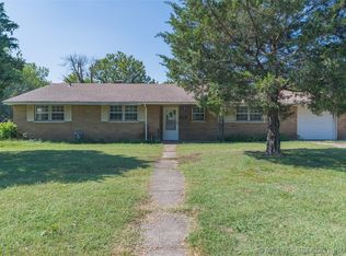 1003 W Delaware Ave, Vinita, OK 74301