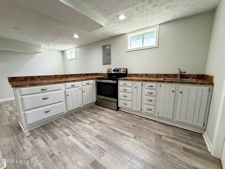 5710 Barrett Ln — Photo 8