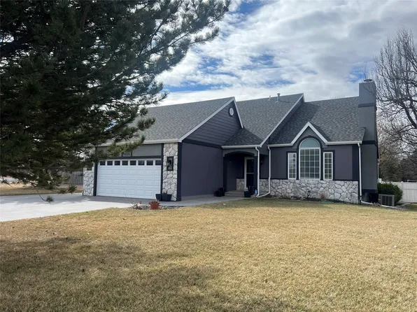 1009 Ragan Rd, Dodge City, KS 67801