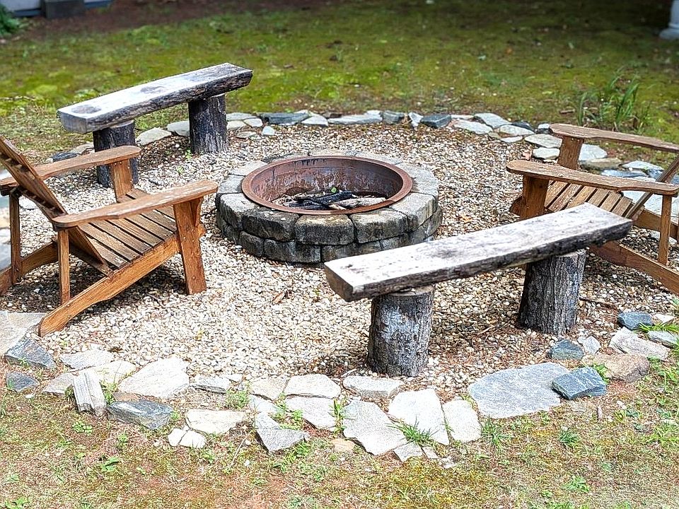 Enjoy and nice evening at the firepit