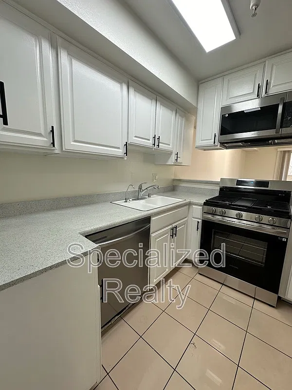 2 bed, 2.5 bath, $3,195 — Photo 2