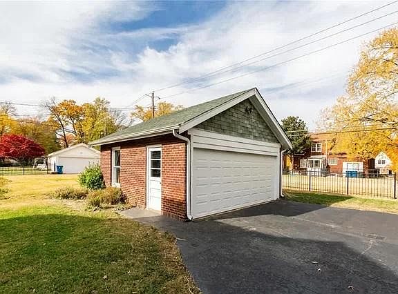 5th image of 2913 Clearview Dr