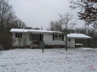 935 Art Gallery Rd, Bedford, IN 47421