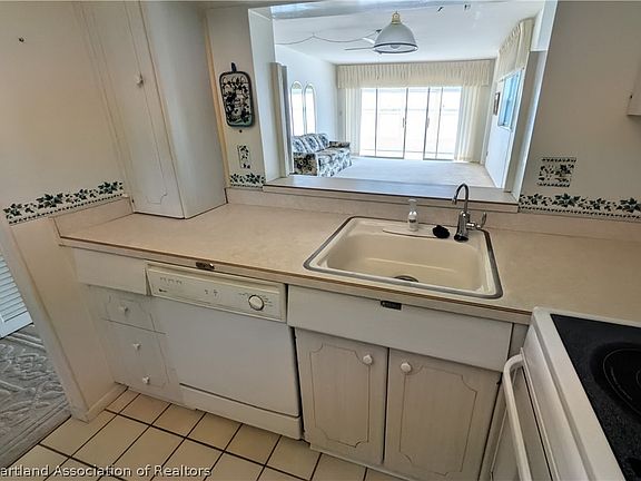 5th image of 2131 Lakeview Dr Unit 600