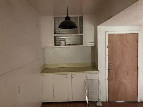5th image of 502 E G St