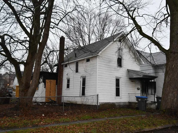 209 W Oakridge Ave, Goshen, IN 46528