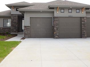 18854 Manderson Cres, Elkhorn, NE 68022