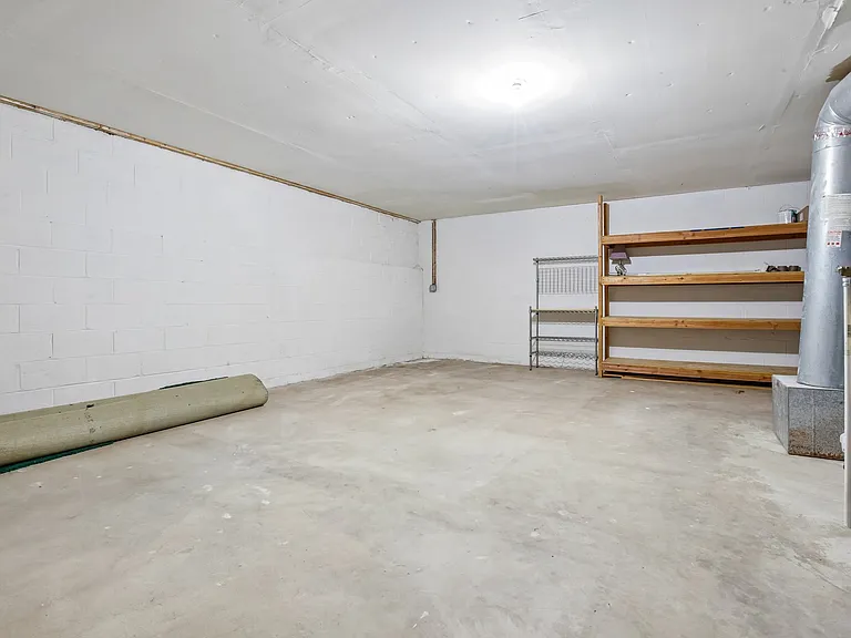 366 Potomac Dr — Photo 18