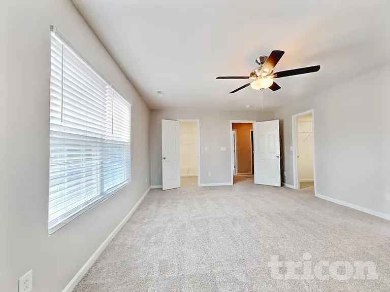 2048 Lauren Woods Dr — Photo 9