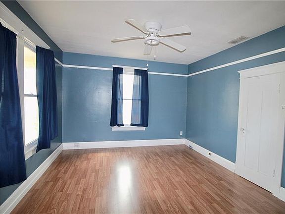 5th image of 218 E Seminole Ave