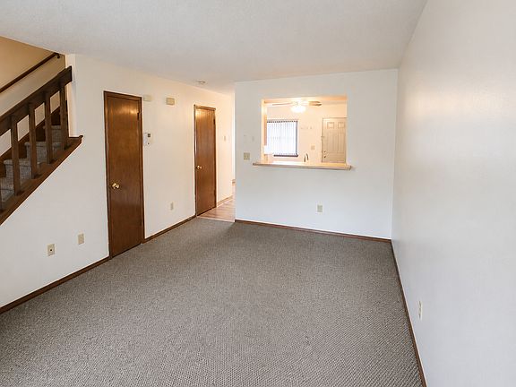 4th image of 975 Meriden Road #101
