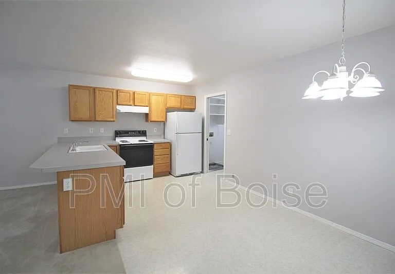 8931 W Irving St #201 — Photo 3