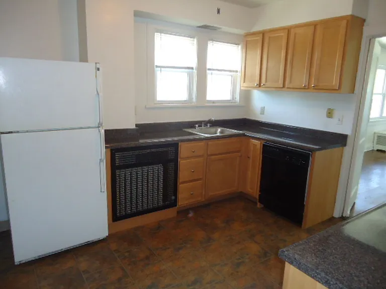 5600-5602 Beacon St #5604 — Photo 1