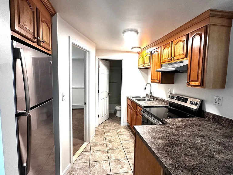 27 Emerald Dr #15 — Photo 3