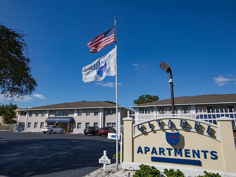 Citadel Apartments of Sarasota — Photo 2