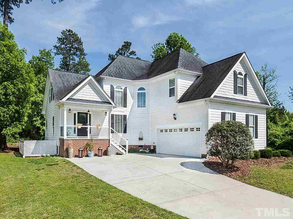 2nd image of 1226 Golden Bluff Ln