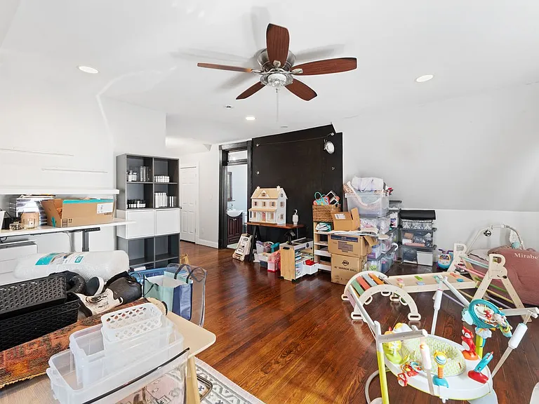 5783 Waterman Blvd — Photo 20