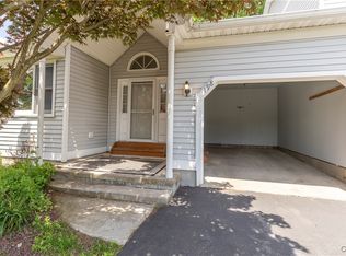 198 Timber Wolf Cir, Syracuse, NY 13209