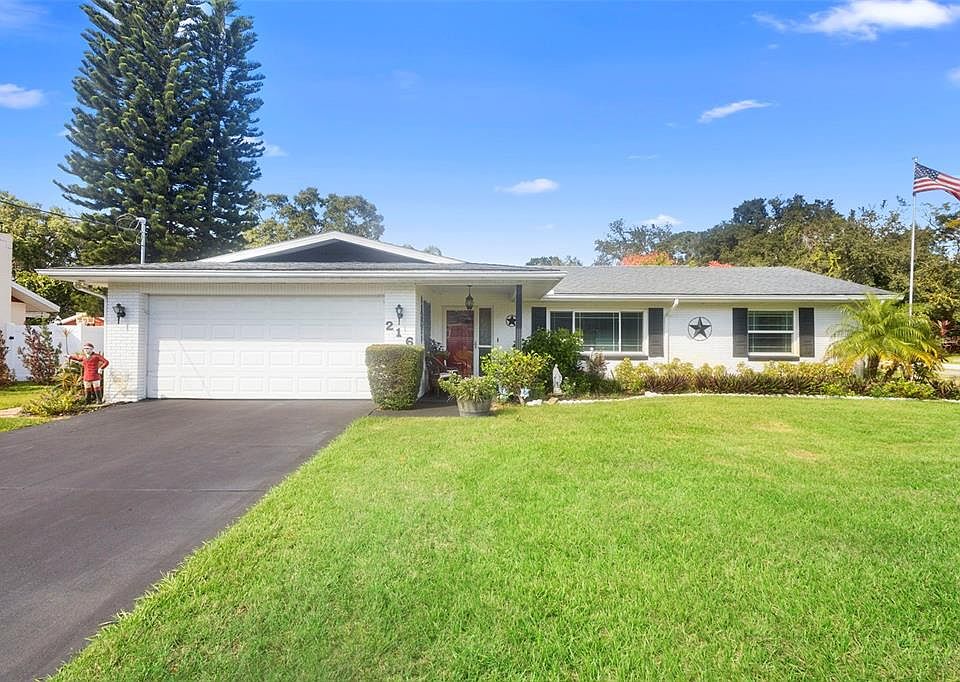 1st image of 216 LAKEWOOD DRIVE