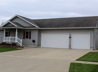 325 W Henschen St, Garner, IA 50438