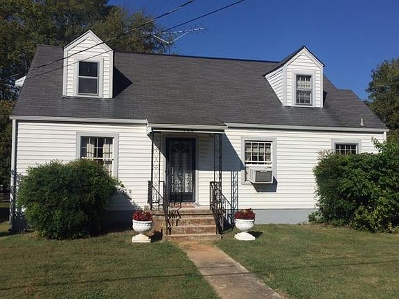 4th image of 725 Hoover St