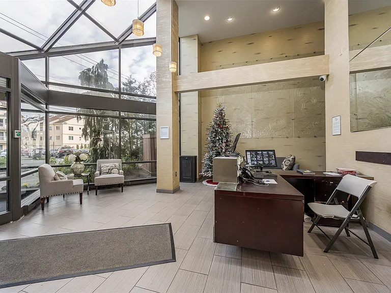 100 W Broadway #1H — Photo 20