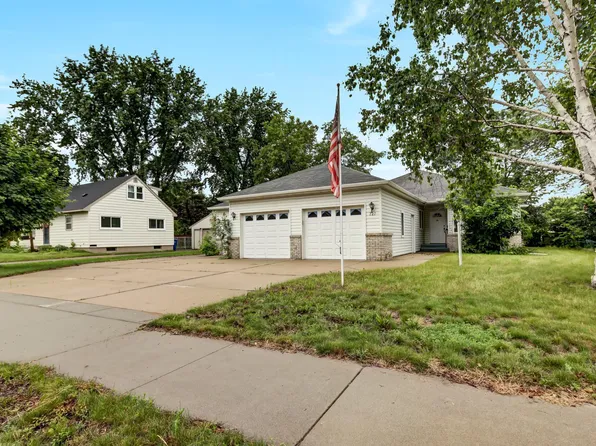 727 30th Ave N, Saint Cloud, MN 56303