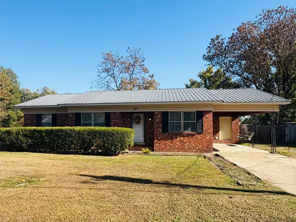 303 Robin Ln, Walnut Ridge, AR 72476